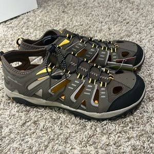 Eddie Bauer Water Shoes Size 10